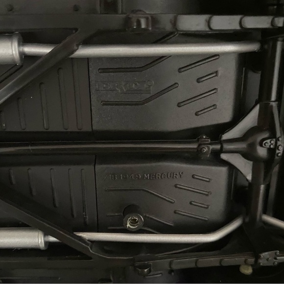 ERTL 1:18 Scale Diecast Car 1949 Mercury Lead Sled Coupe Purple with Flames - Picture 12 of 13